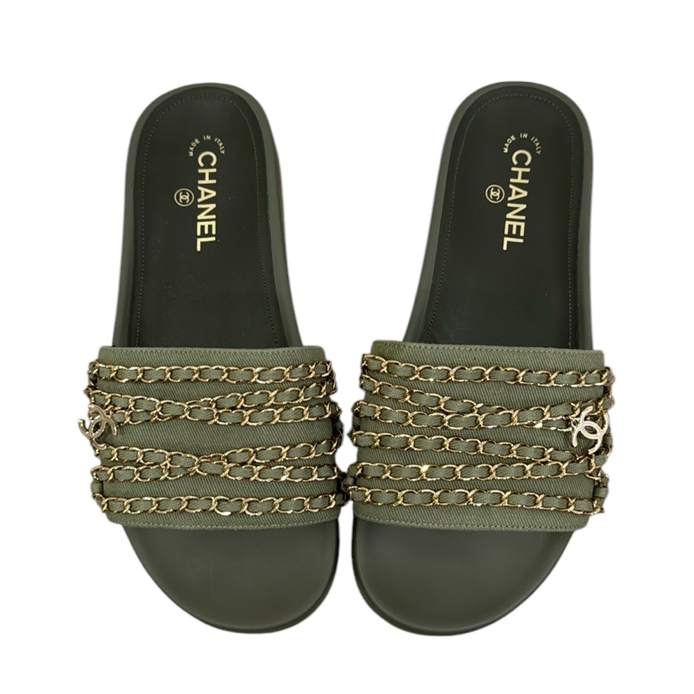 Chanel sandals size 42.